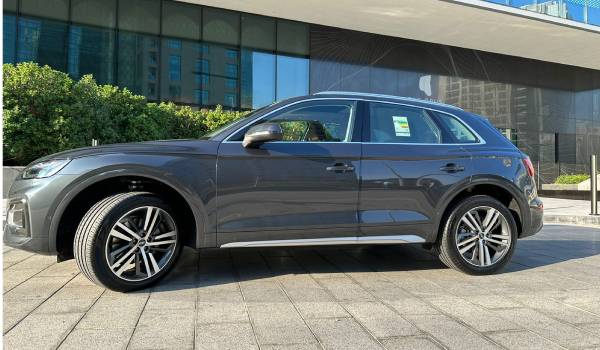 Audi Q5 2024 car rental in dubai